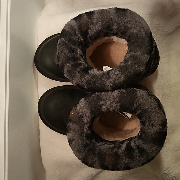 UGG Australia Ellee Leopard Stout Cuff Girls Boots Black - Picture 5 of 8